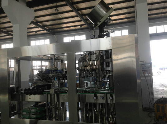 Máquina de rellenar de la cerveza aséptica, cadena de producción de relleno del agua potable 12 cabeza - 40 cabezas